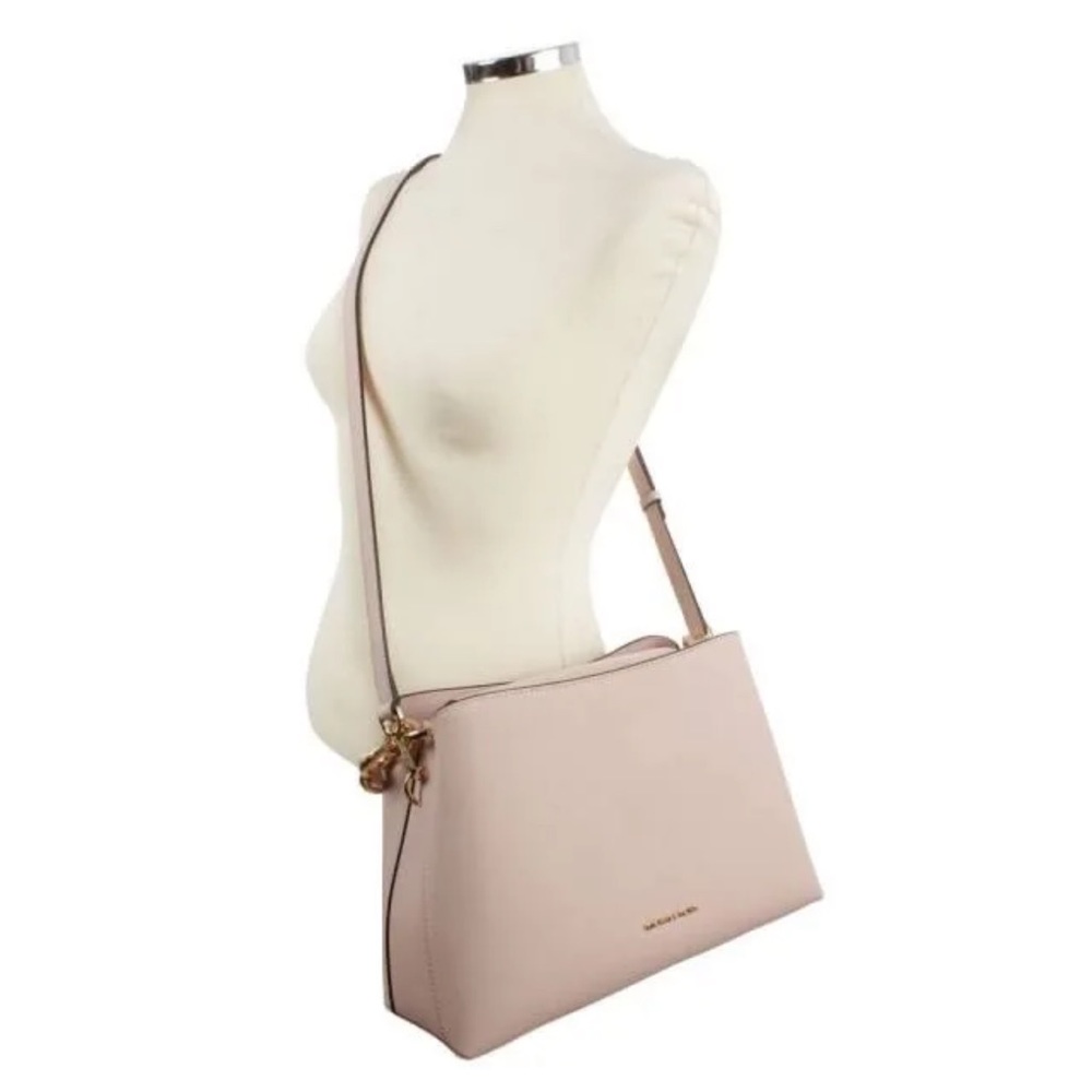 SOLD Michael Kors Crossbody - Picture 4 of 9